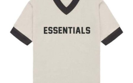 Essentials Hoodie – Premium Feel for Any Occasion